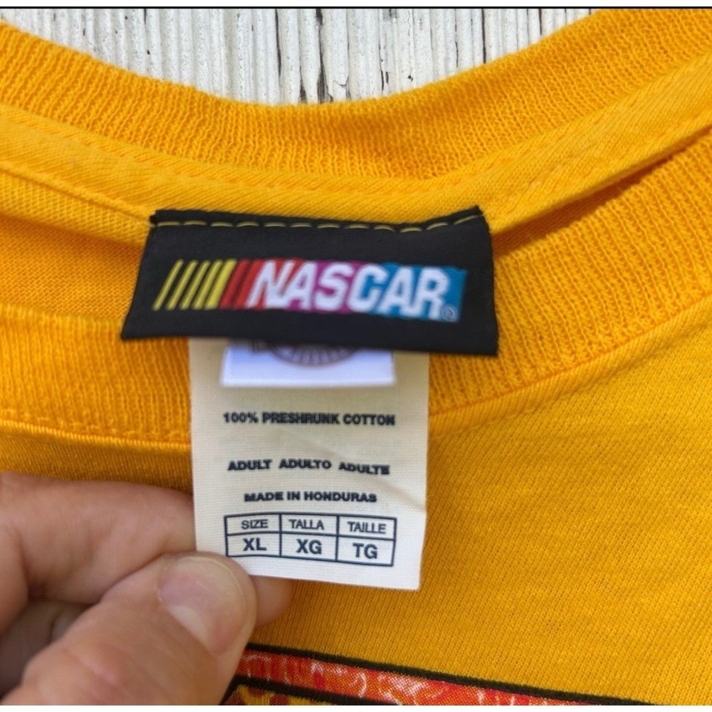 NASCAR Kyle Busch Joe Gibbs Racing 18 M&Ms Yellow Graphic T-Shirt Mens XL 2010 - Picture 4 of 6